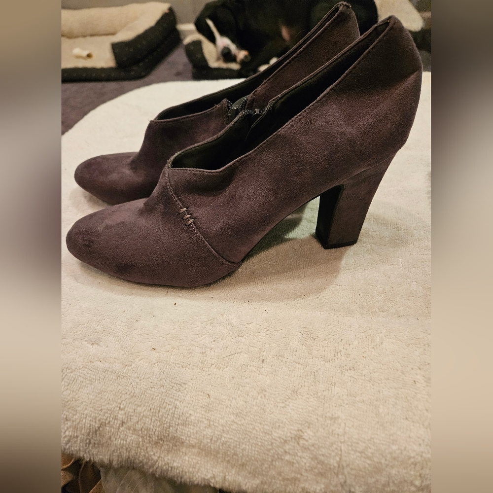 AEROSOLES HEELS